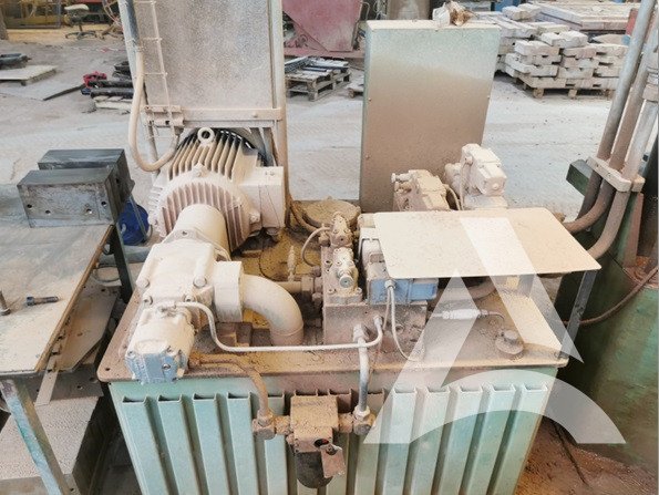 Groupe Hydraulique Industriel poussiéreux