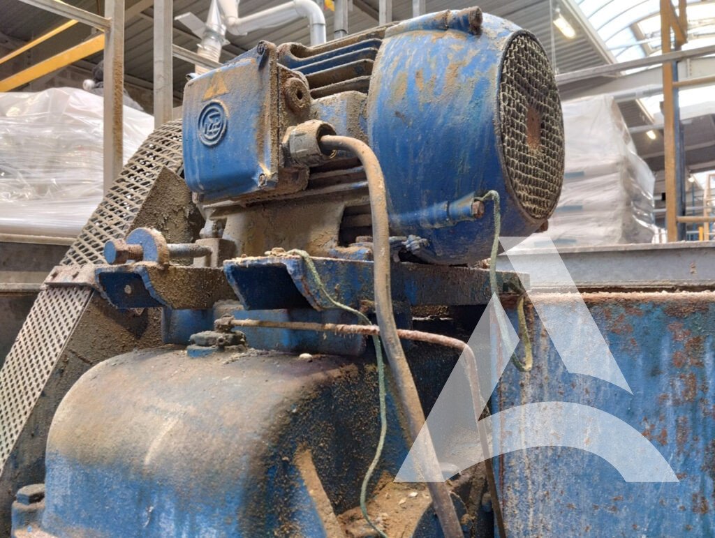 Nettoyage d'un moteur de mélangeur industriel