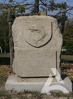 Plaque Commémorative propre et nettoyée