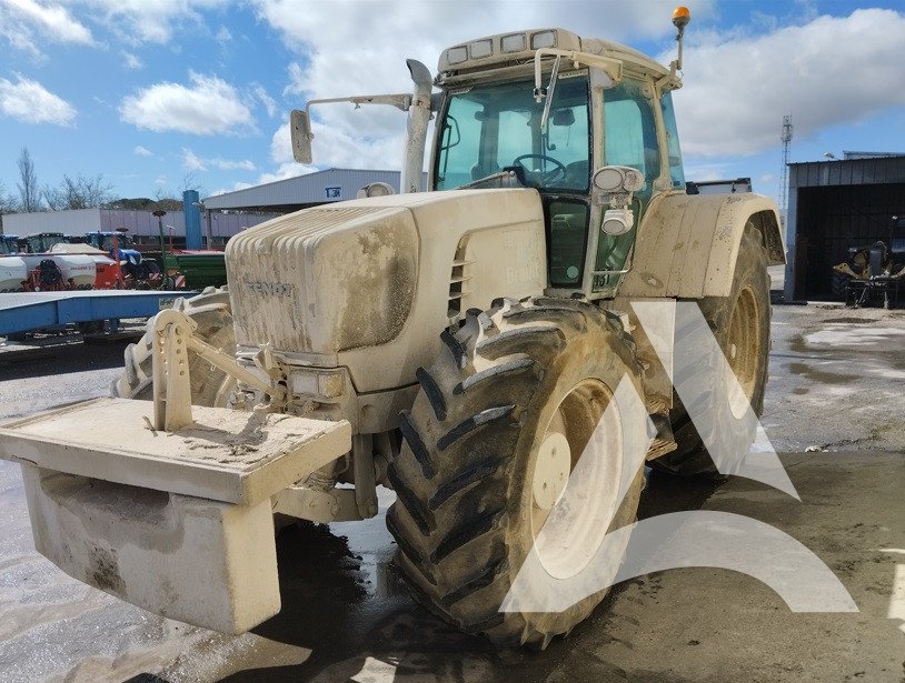 Nettoyage d'un tracteur avec CHAUX