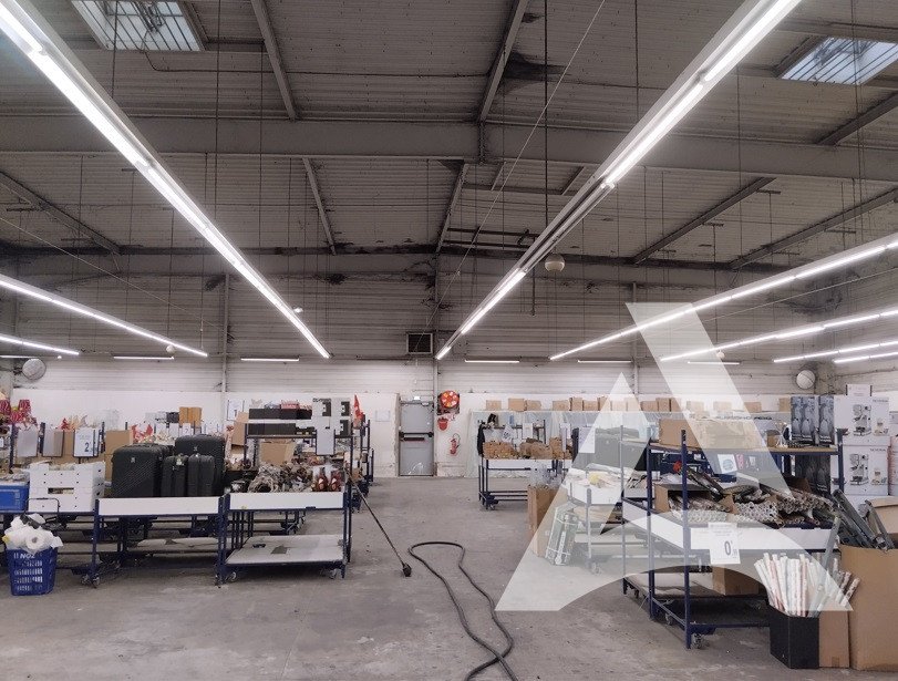 Miniature : batiment commercial - après incendie