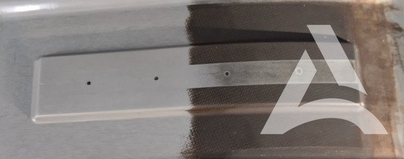 Moule en Acier avec Reliefs - A moitié nettoyé, STOPOFF RESINE encrasse le moule