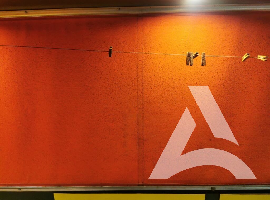 Nettoyage d'une toile à l'intérieure d'un vanne