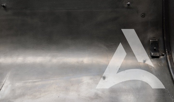 Moule creux en acier nettoyé, résidus de stop-off retirés