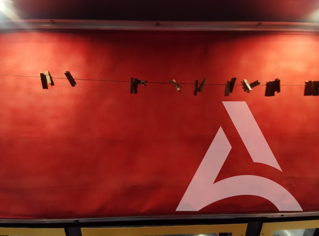 Nettoyage d'une toile à l'intérieure d'un vanne, résultat après