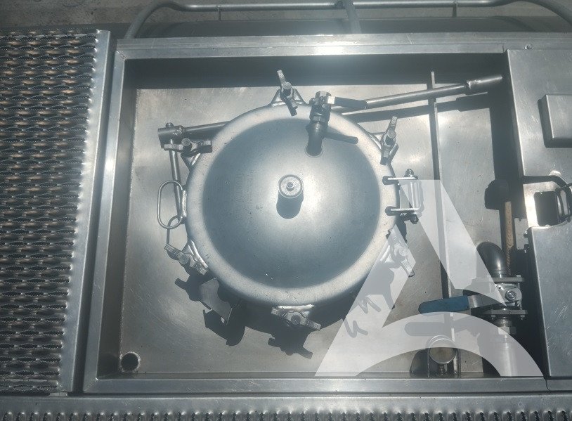 Camion citerne nettoyé, suppression du bitume