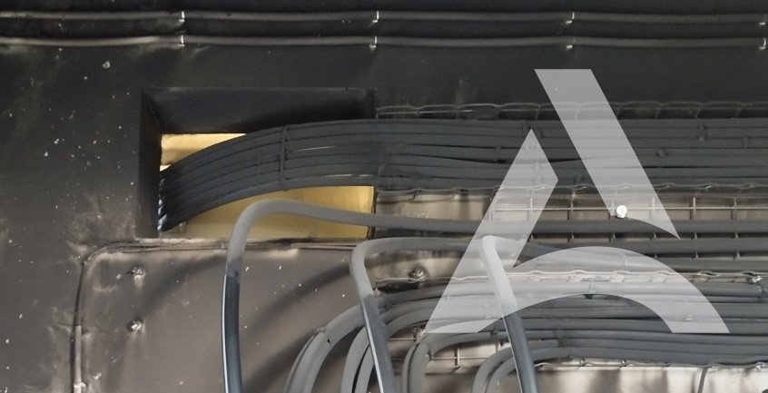 Photo Avant Nettoyage Chemin de cables Transformateur Suie