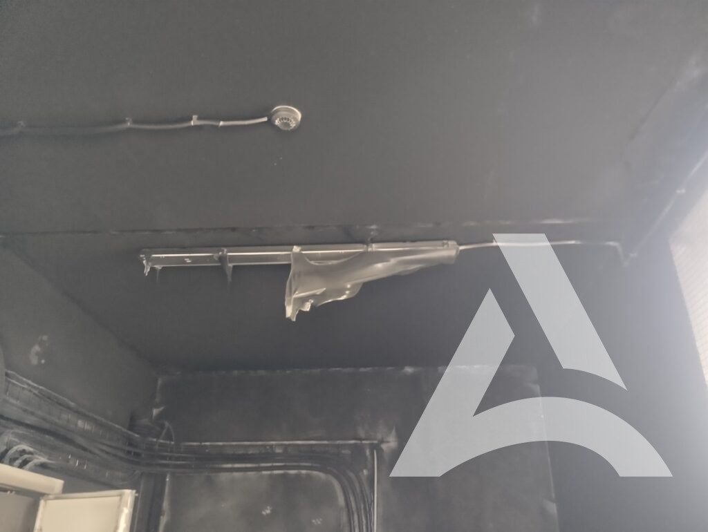 Photo Avant Nettoyage Plafond Local Haute Tension