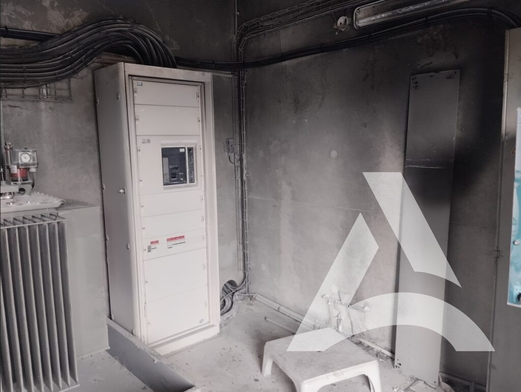 Photo Avant Nettoyage Suie Angle Local Haute Tension