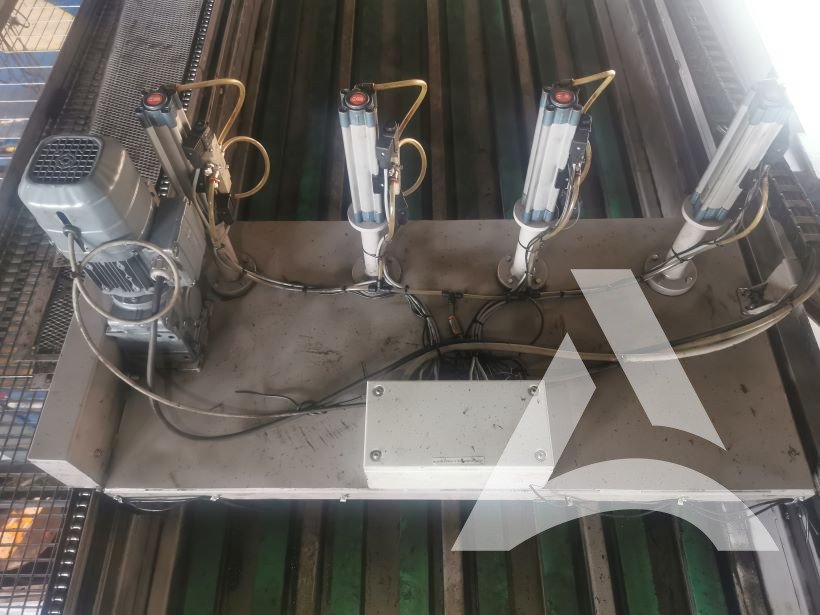 Ensemble de moteurs dégraissés