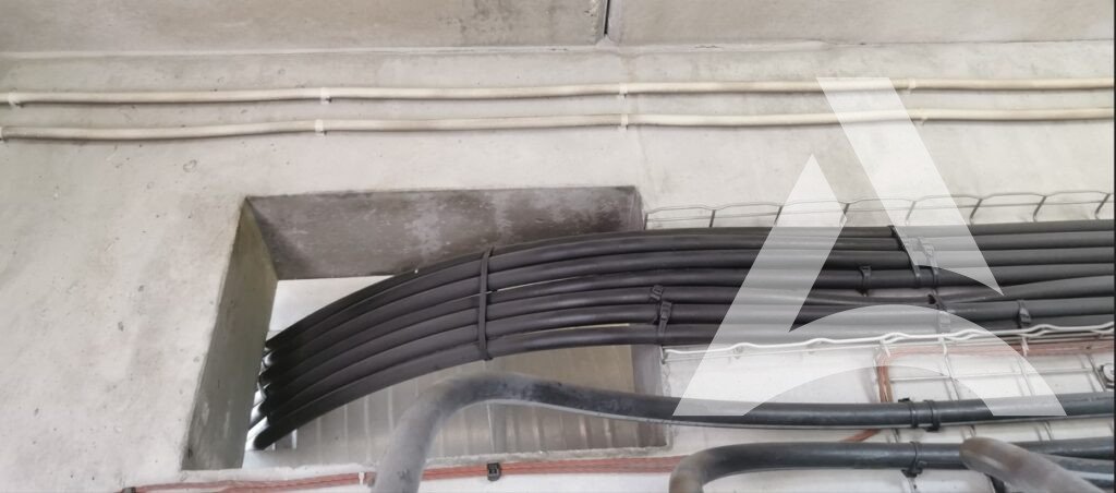 Photo Après Nettoyage Chemin de cables Transformateur Suie