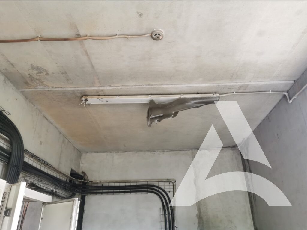 Photo Après Nettoyage Plafond Local Haute Tension