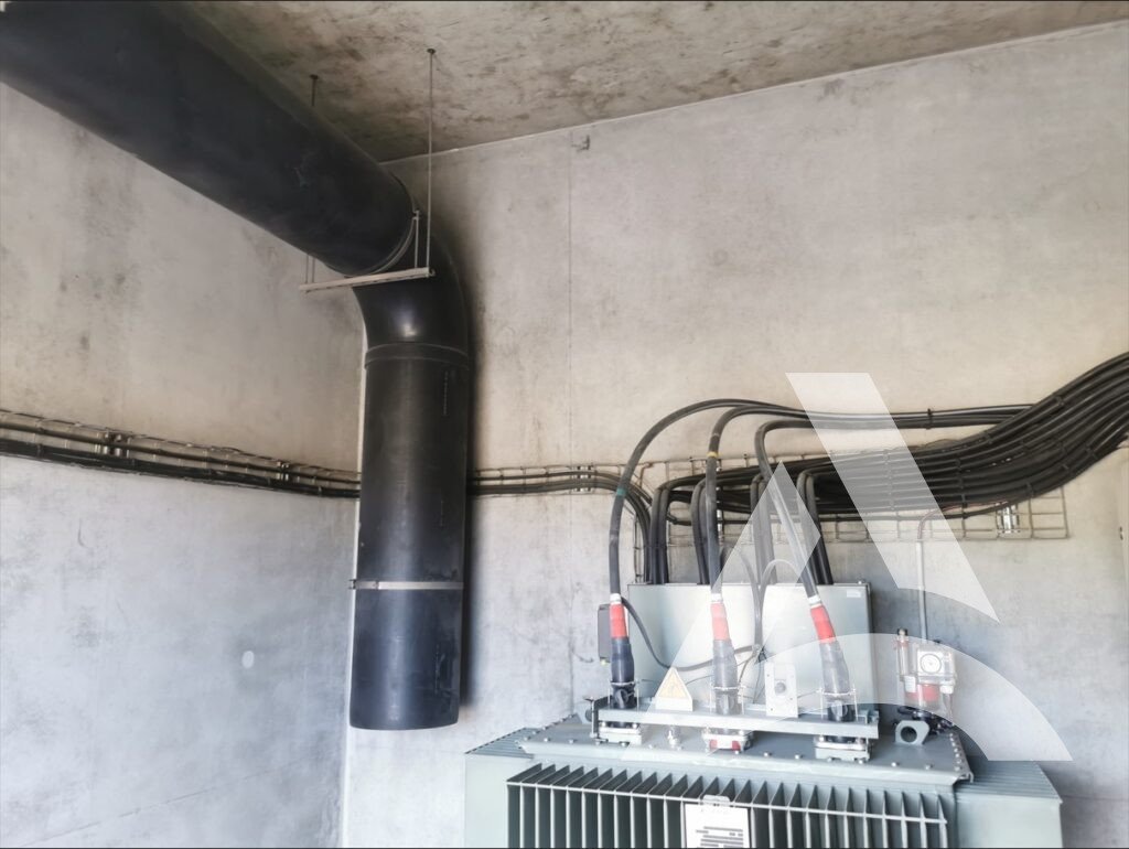 Photo Après Nettoyage Vue Angle Cabine Haute Tension Suie