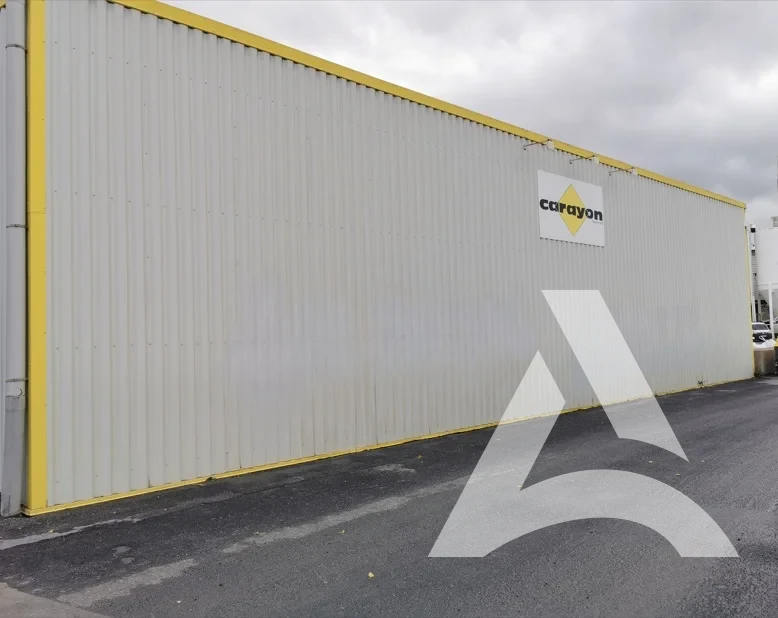 Bardage peint nettoyé après suppression des tags