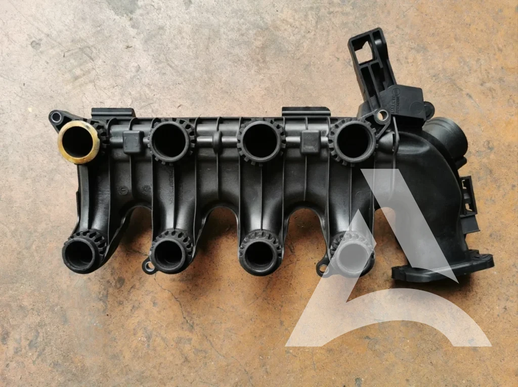 Collecteur d’admission après nettoyage complet de la calamine