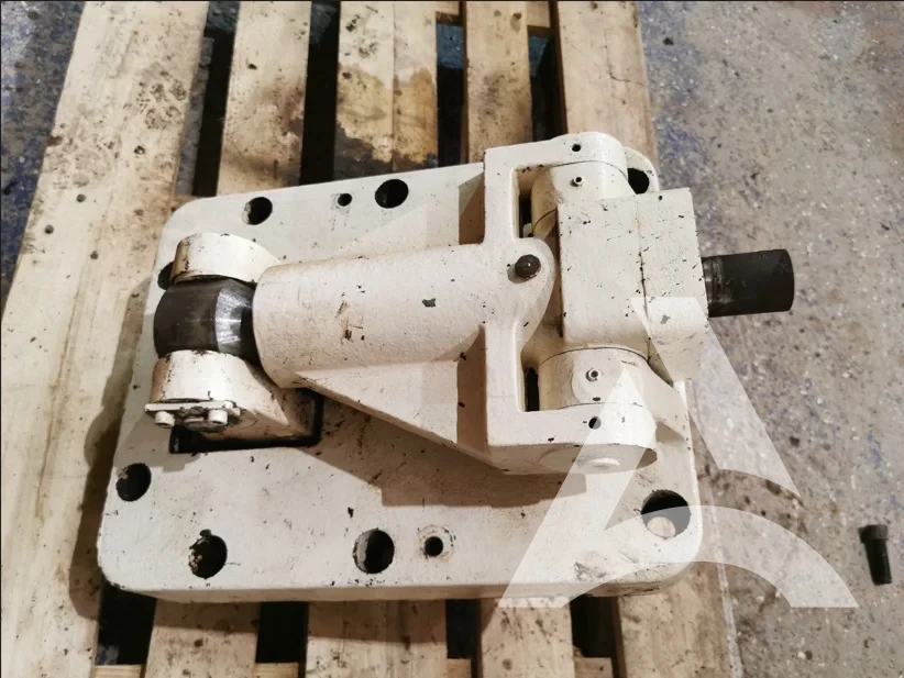 Plaque industrielle avec pivot nettoyée et dégraissée