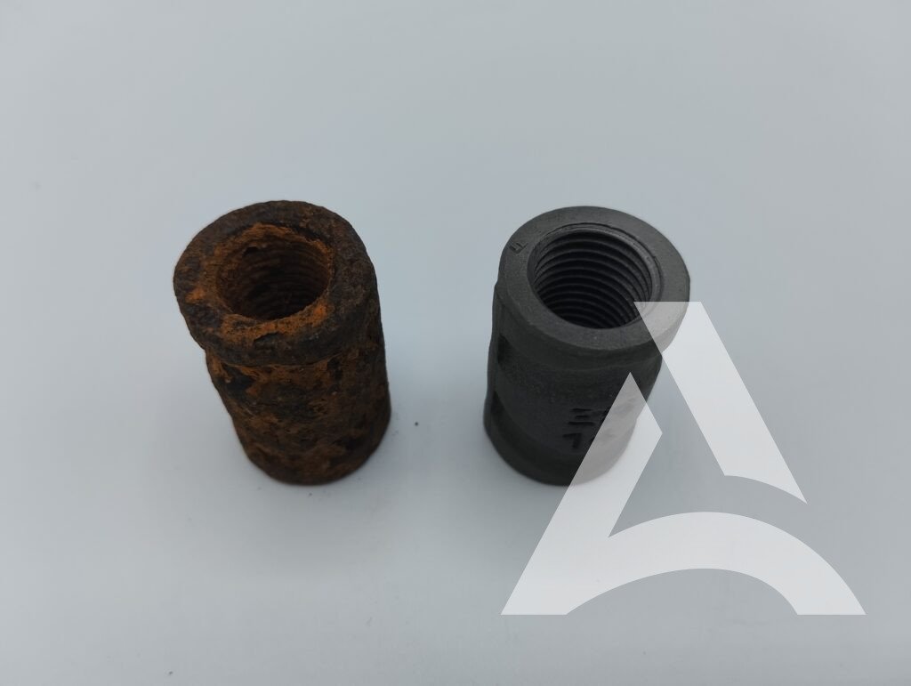 Avant/Après d'un coupleur hérisson en acier fortement rouillé